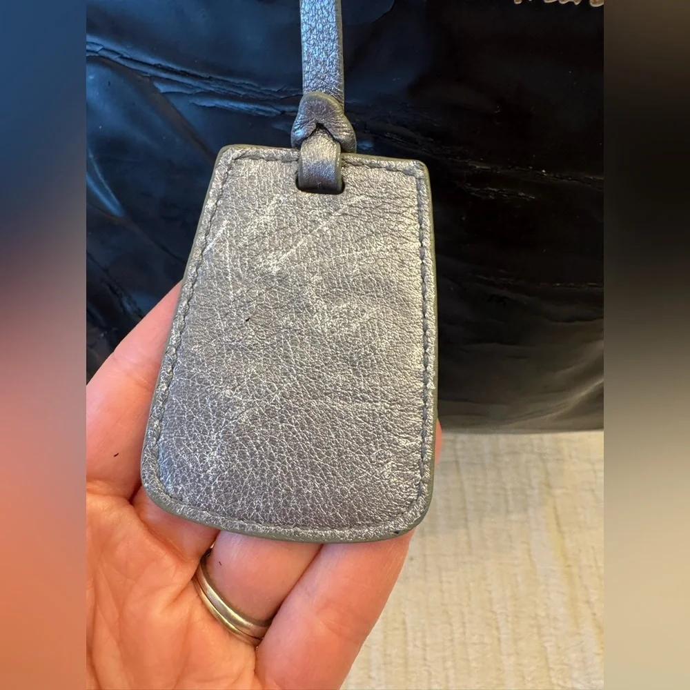 Salvatore Ferragamo Black Patent Fixer Bag (Heavy damage) - Picture 4 of 16